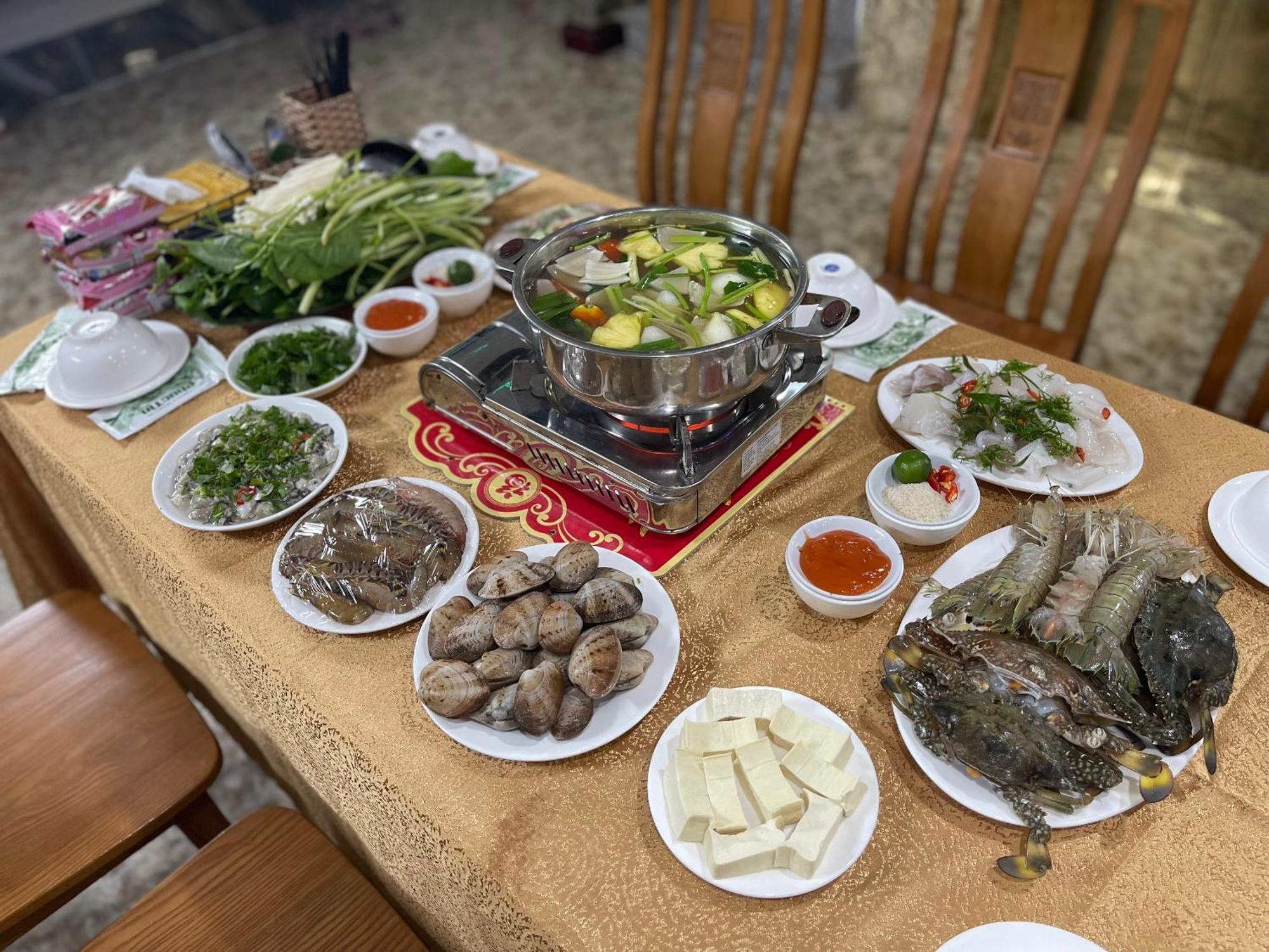 Phuong Dong Hotel Dong Khe Sau Екстериор снимка