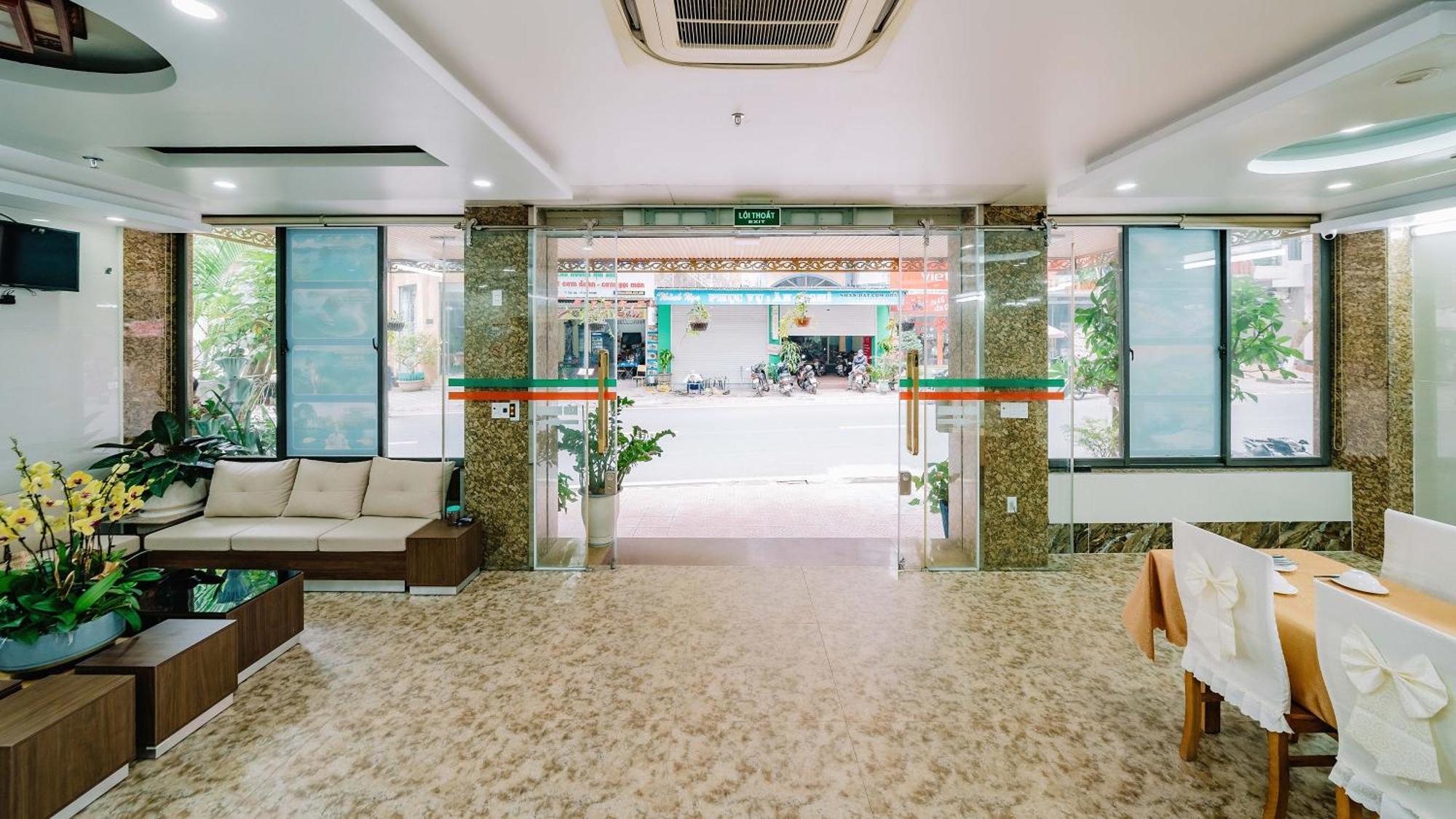 Phuong Dong Hotel Dong Khe Sau Екстериор снимка
