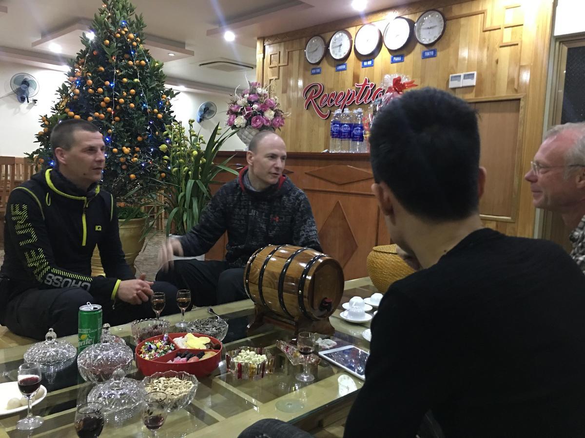 Phuong Dong Hotel Dong Khe Sau Екстериор снимка